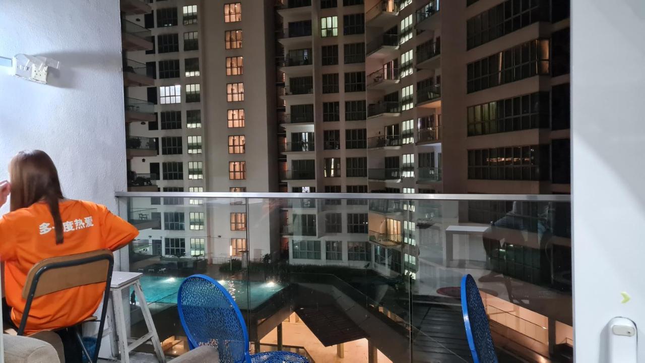 Hostel At Regalia Sky Pool Kuala Lumpur Exterior photo